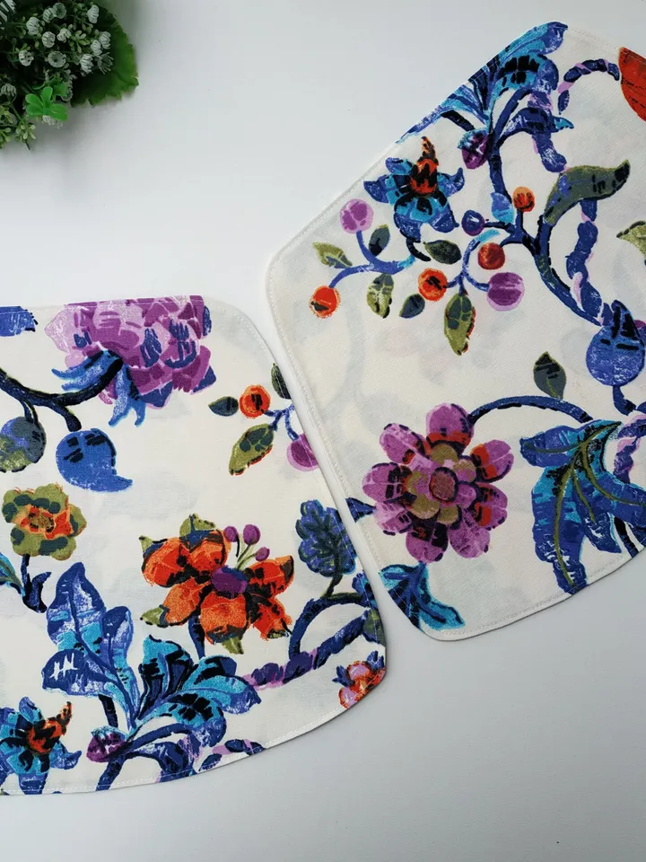 Flower placemats set of 6, 4 or 2, placemats for round table, double sided placemat with water-repellent coating