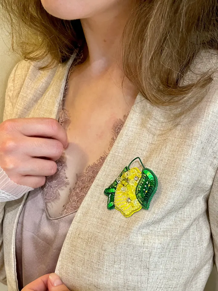 Juicy Lemon Beaded Brooch, Handmade Embroidered Jewelry, Yellow Fruit Brooch, Pin, Lemon Brooch, Fruit Brooch, Yellow