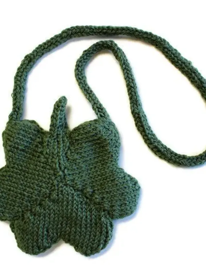 Green Clover Purse for Saint Patrick's Day, Knitted Bags, Little Girl's Purse, Small Leaf Pouch, Four Leaf Lucky Clover, Gift Ideas for Kids