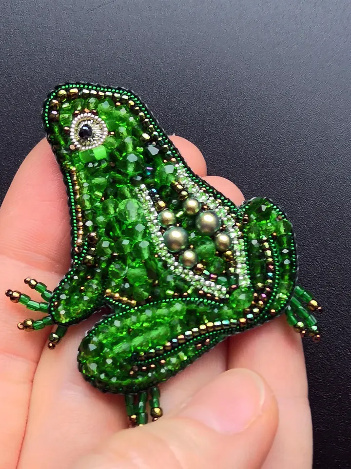 Frog pin brooches for woman