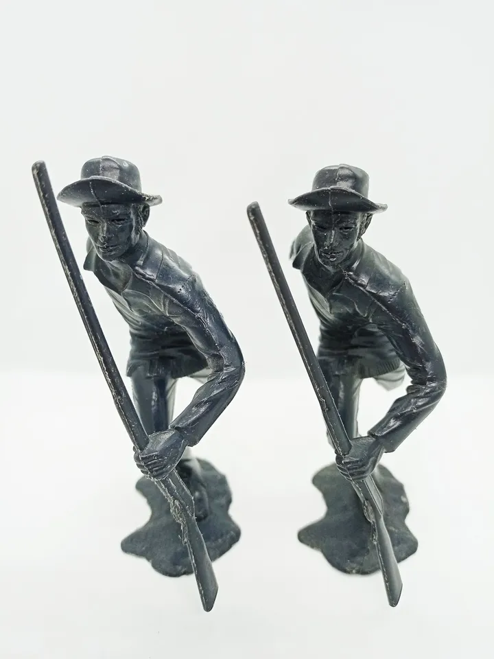 SOVIET Plastic Collectible COWBOY Figures Lot of 2 figures 5.1 inches 130 mm russian action FIGURES 80s