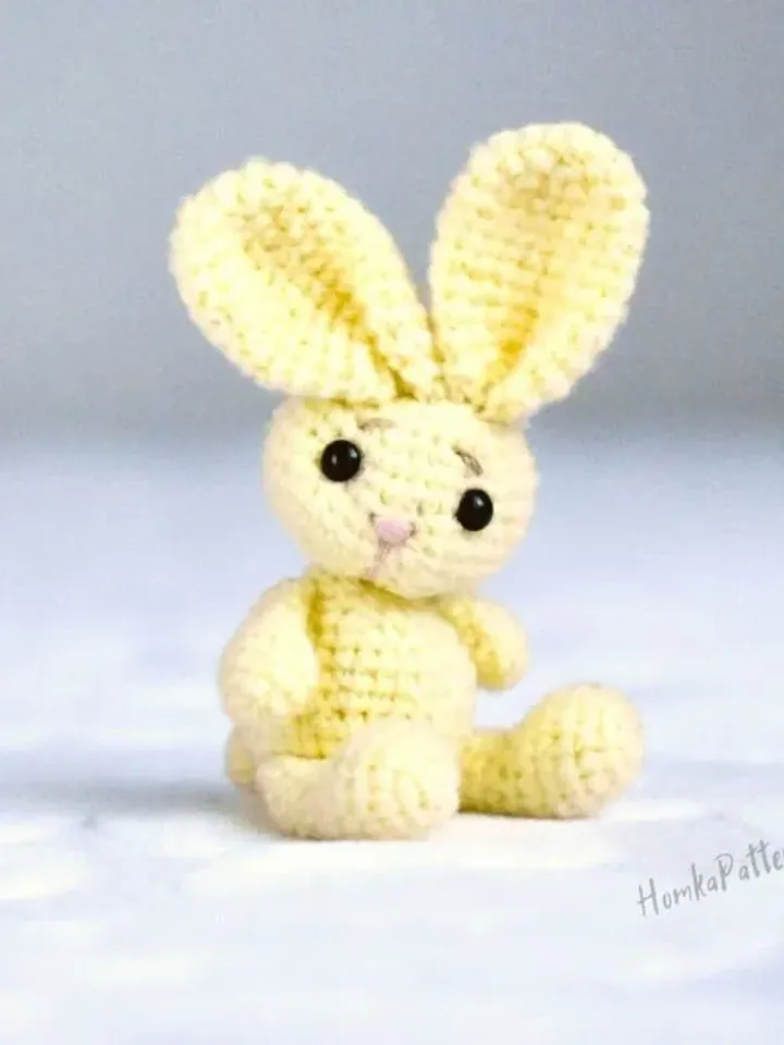 Bunny keychain, crochet bunny pattern 2.8 inches/7 cm