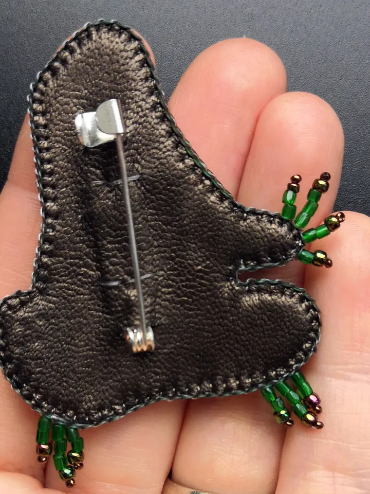 Frog pin brooches for woman
