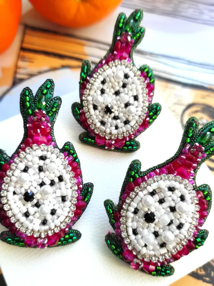 Beaded brooch, dragon fruit brooch, fruit brooch, beaded brooch, gift for her, dragon fruit brooch pin, beaded gift