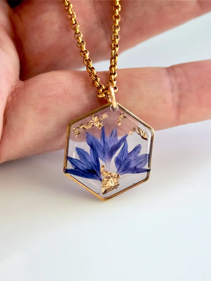 Resin necklace Pressed flower Natural necklace Gift for daughter