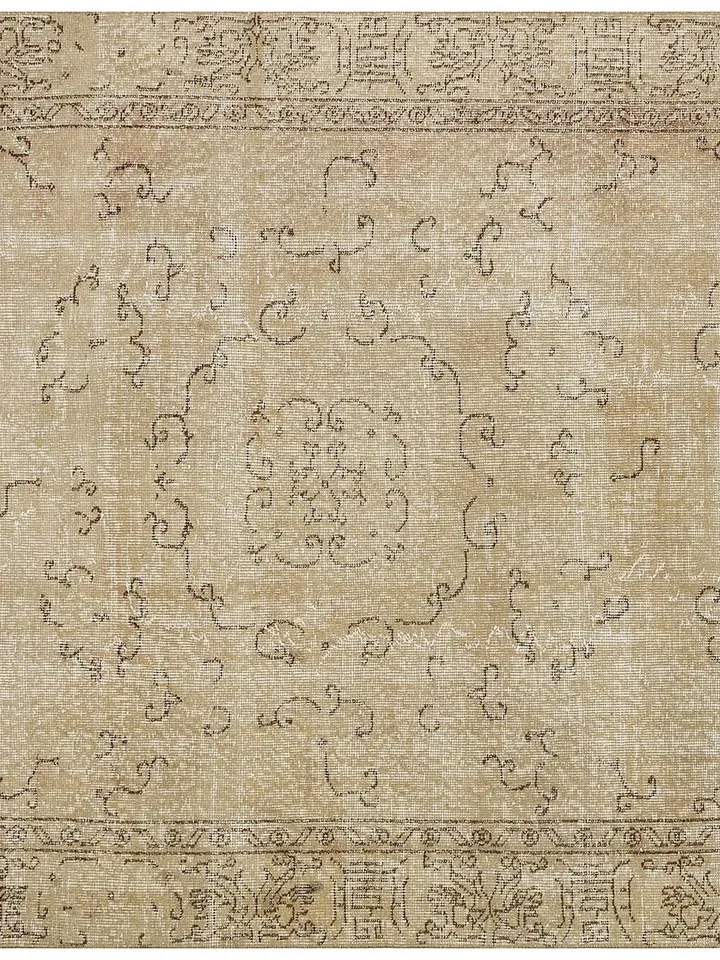 Oriental Sands: Exquisite 5.2x8.6ft Turkish Rug in Natural Light Beige, Traditional Style 157x261 cm