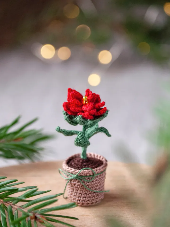 Christmas houseplant Poinsettia, Miniature potted flower, Christmas gift idea Crochet tiny plant, Christmas floral decor