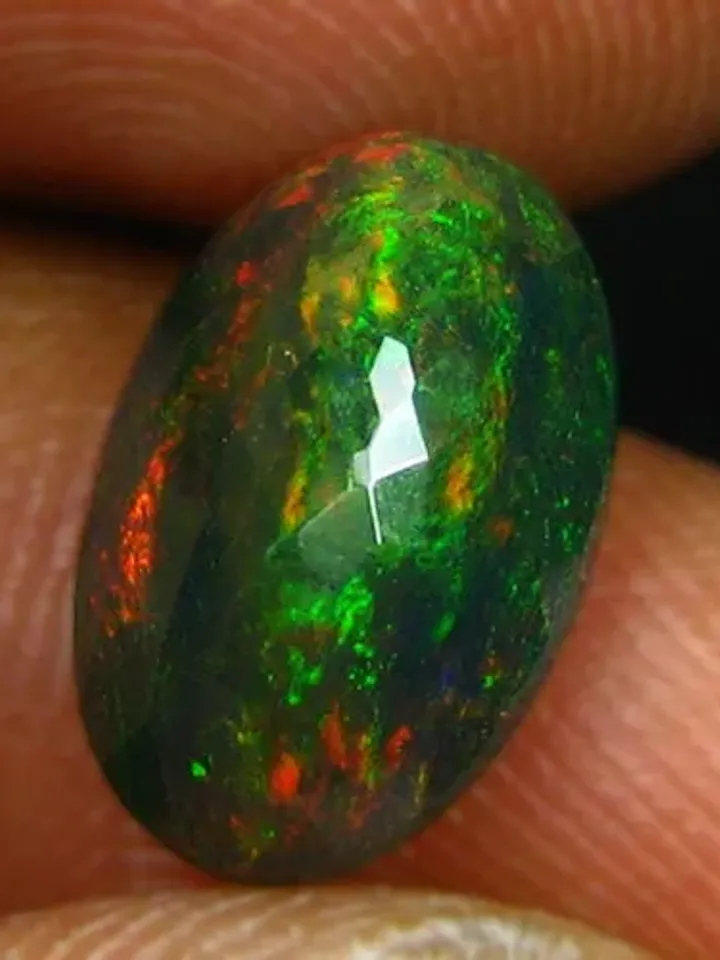 2.41 CT Exquisite Facetted 100% Natural Multi Layer Flash Welo Black Opal Gemstone
