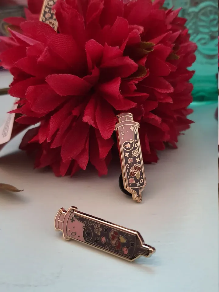 Syringe Pin | Enamel Pin Syringe | Syringe Pin Flowers | Vaccinated Pin | Syringe Enamel Pin | Enamel Pin Flowers | Vaccinated Enamel Pin
