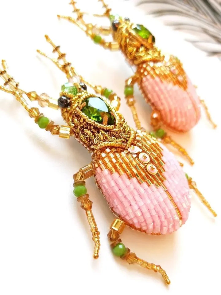 Beaded insect brooch, insect pin, bug brooch, pink bug brooch, bug pin, bee brooch, bug brooch, insects, madam toto