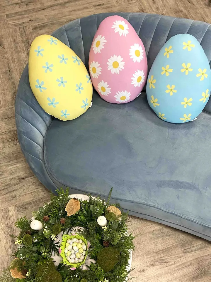 Easter Egg pillow / easter decoration / easter cushion / easter gift/ easter throw pillow / happy easter / farmhouse pillow