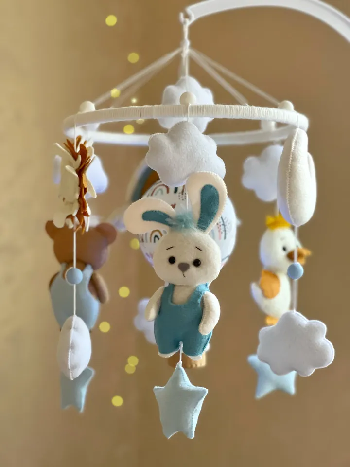 Hot air balloon mobile with animals, baby shower gift, baby boy mobile