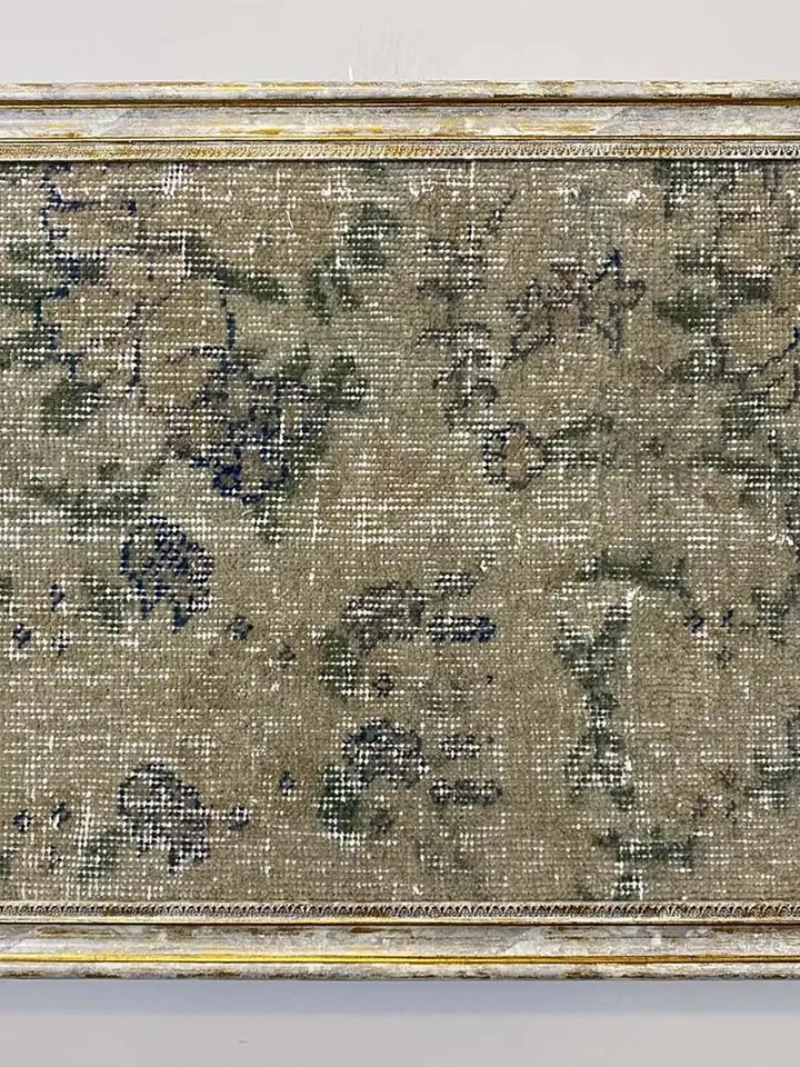 Elegant Vintage Wall Kilim Art - Hand-Woven Woolen Masterpiece for Home Decor - 50x70 cm