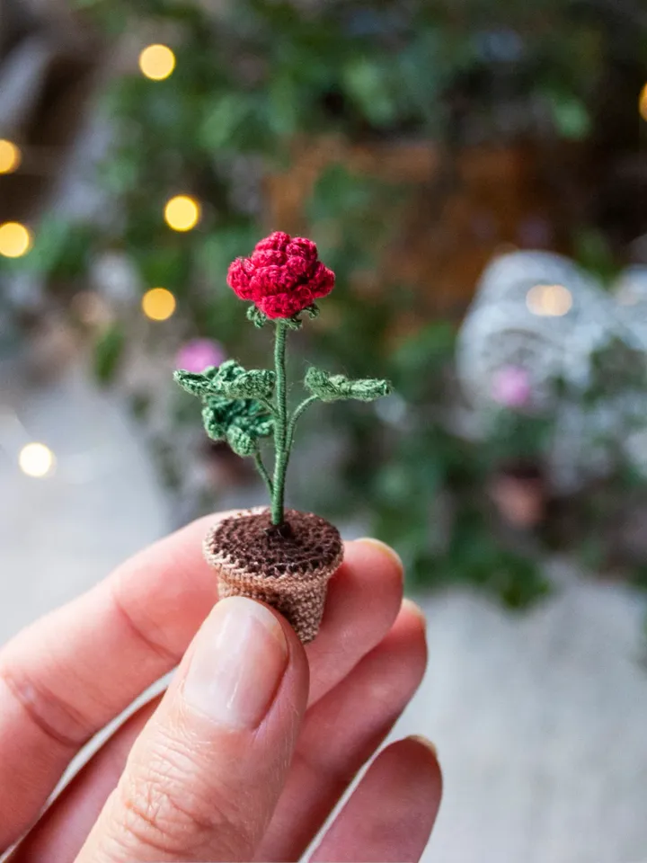 Miniature ROSE potted, Mini plant for dollhouse, Cute desk decor, Cheer up gift, Collectible Fairy garden miniature 1/12