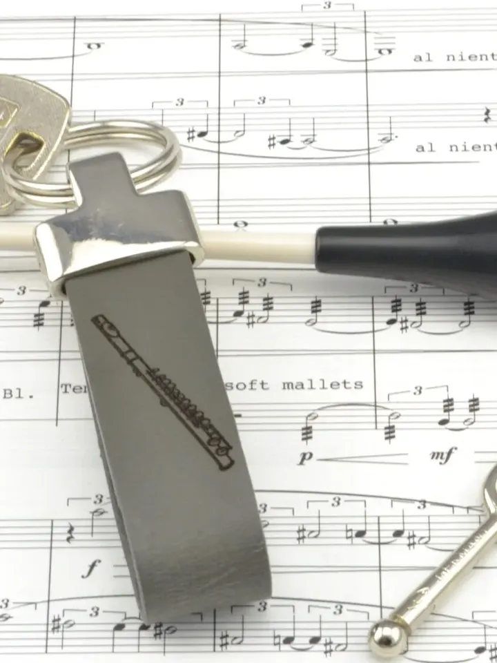 Personalized Music Instrument Leather Keychain, Graduation Gift for Students, Musician Piano Guitar Violin Trumpet Horn Cello Drums Player