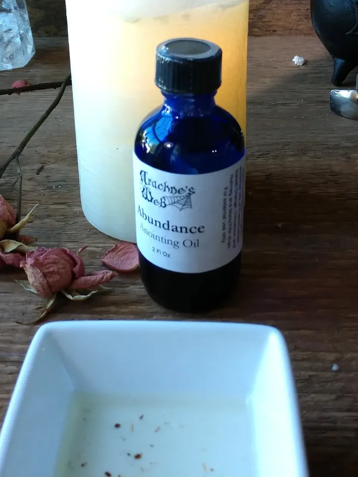 Abundance Ritual Oil, Anointing oil for candles, oil for magic, fragrant oil for candle magick, witch's anointing oil for money spells