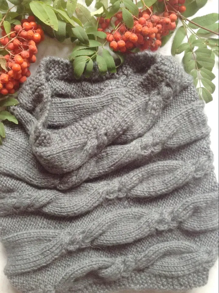 Snood scarf hand-knitted wool. Warm knitted snood.