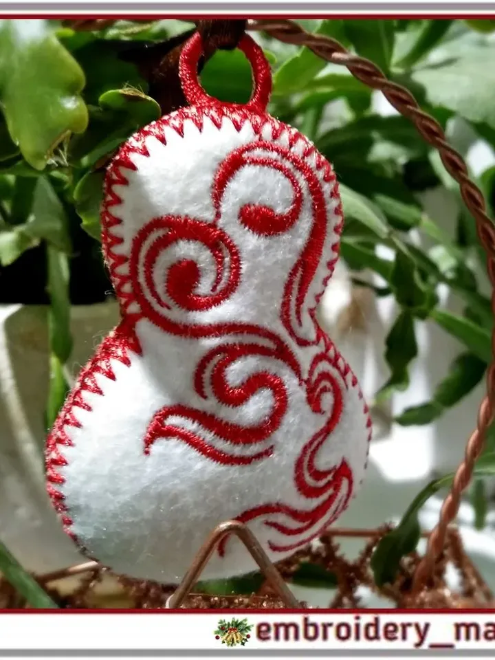 In the hoop tree toy snowman machine embroidery design