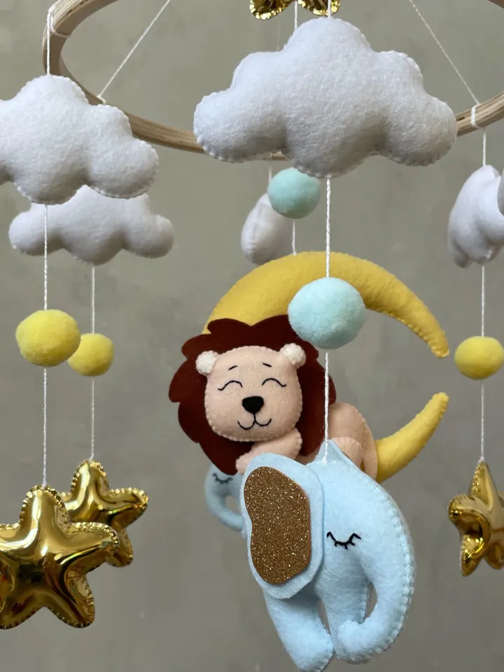 Lion on the moon mobile. Elephant mobile safari. Jungle mobile. Safari baby shower gift. Jungle nursery decor boy