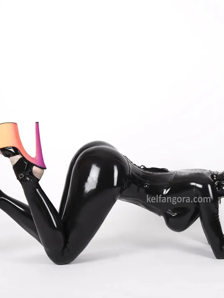 DuckyDucky Doll Catsuit 100% latex - glove feet chest - women and men