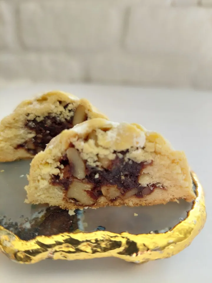 20 Pcs Maamoul Dates Walnut | Handmade Sweet Stuffed Cookies w/ Semolina Dates Walnut, Gift Cookies, Christmas Cookies, Ramadan Aid Cookies