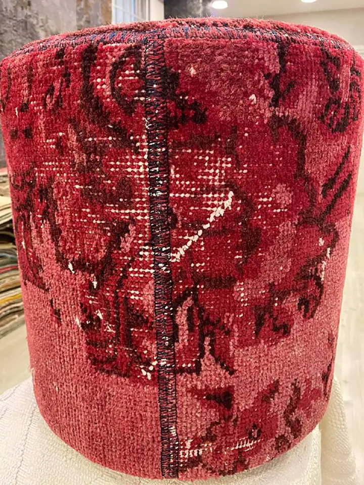 BohoCozy: Handmade Patchwork Ottoman Pouf, Bohemian Kilim Rug, 35x40x35cm for a Cozy Home Decor .