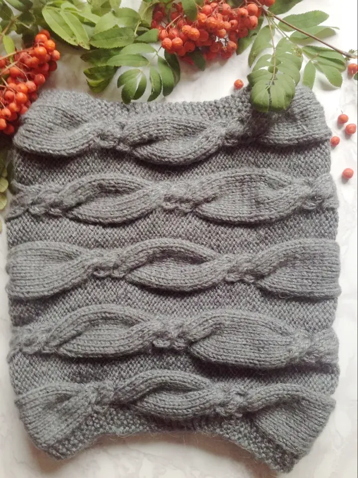 Snood scarf hand-knitted wool. Warm knitted snood.
