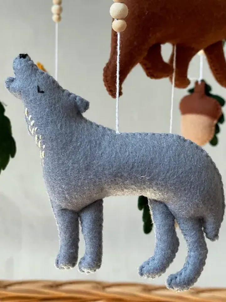 Woodland animal baby mobile. Woodland nursery decor. Forest musical crib mobile bear fox deer wolf
