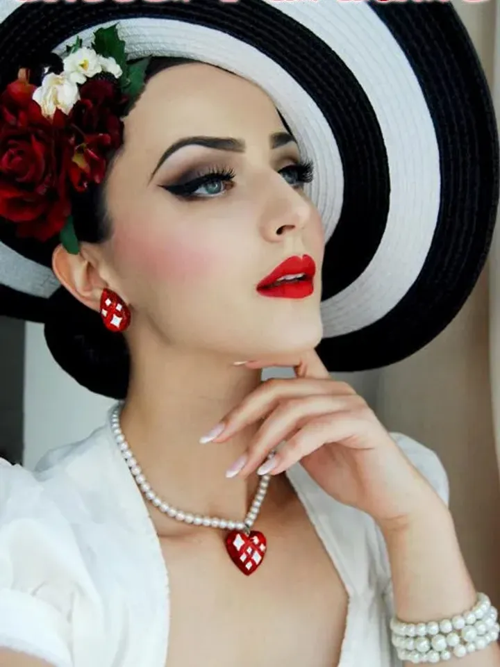 Lucite Sparkles Heart Red & White Pearls - Necklace - Confetti Lucite - Retro - Mid-Century Modern - Heart Necklace - Glitter Paradise®