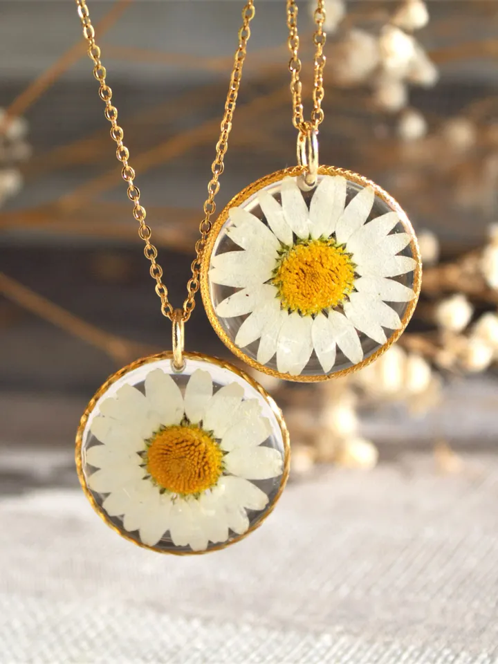 Daisy necklace Resin gift for first mom