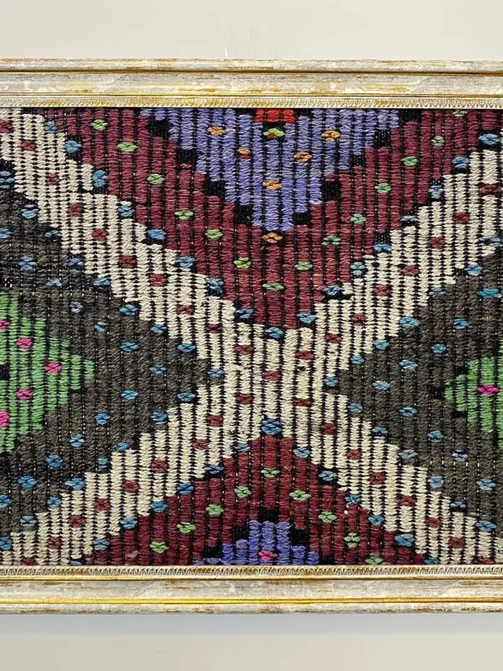 Elegant Vintage Wall Kilim Art - Hand-Woven Woolen Masterpiece for Home Decor - 50x70 cm