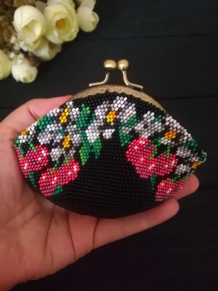 PDF Bead Crochet Pattern Ladies' Wallet Cute Purse with a bow for coins