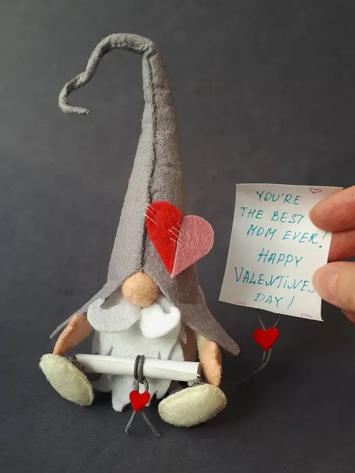 Gnome felt sewing pattern , Cute gnome plush home decor , Valentines soft toy pattern
