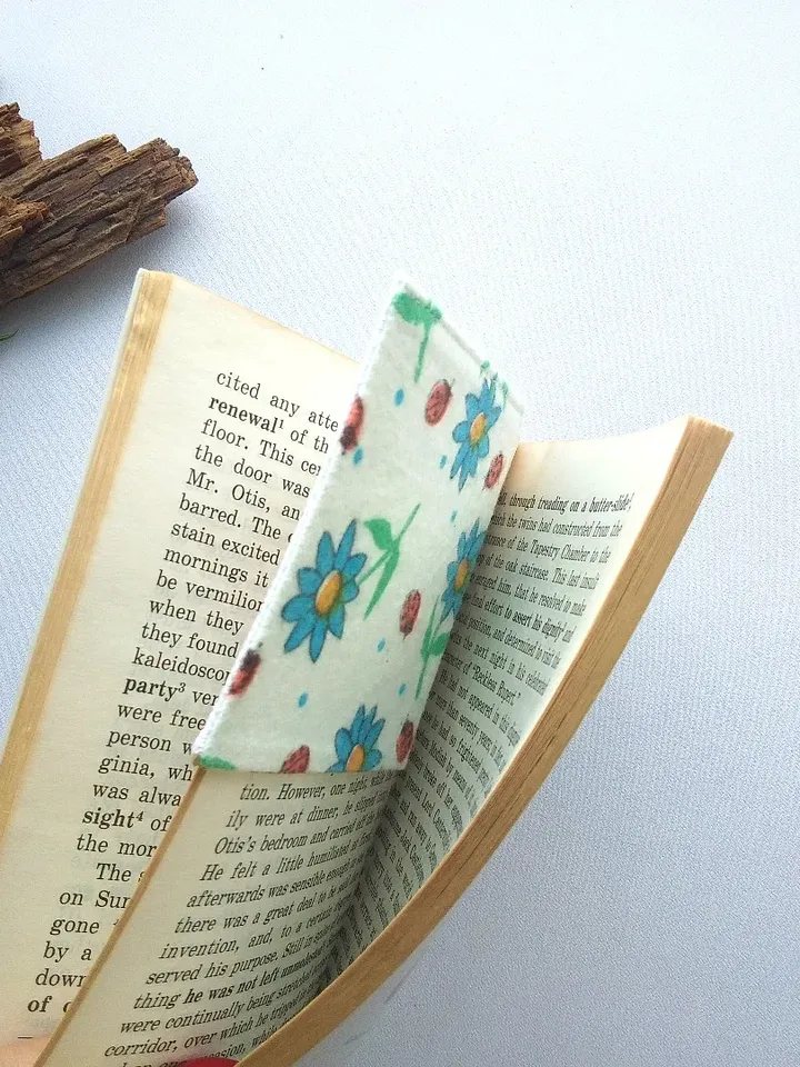 Fairy bookmark personalized, cute bookmark with elf on mushroom, fairycore aesthetic gift, embroidered book lover gift