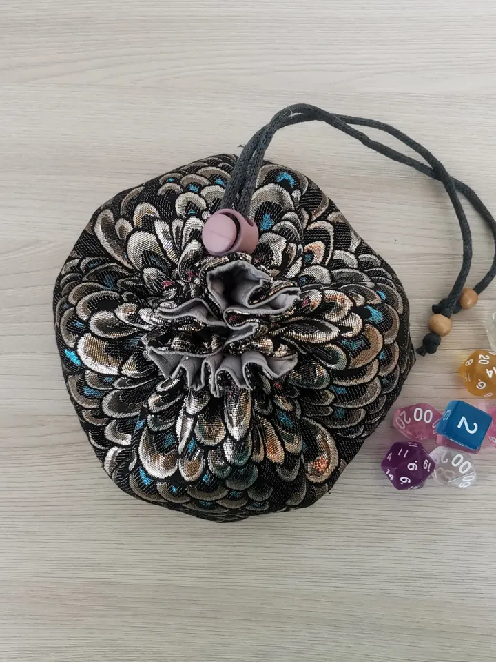 Large dice bag with pockets for 150-200 dice Silver dragon scale jacquard