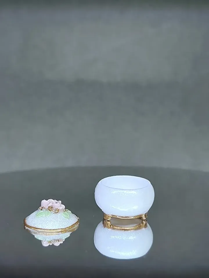 Miniature Jewelry Box 1:12, Dollhouse Jewelry Box white, Dollhouse Decor, Miniature Round Jewelry Box, Flower Box