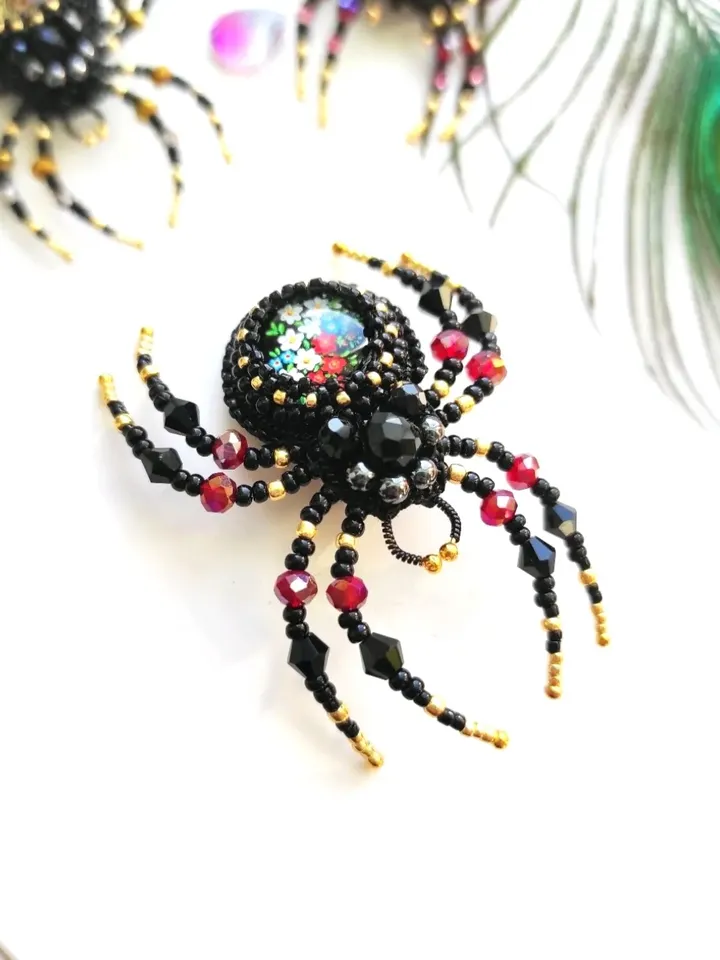 Beaded insect brooch, insect pin, spider brooch, spider, bug pin, spider brooch, bug brooch, insects, madam toto