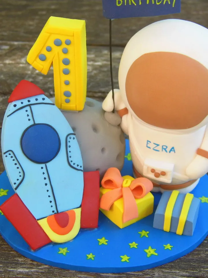 Astronaut in space birthday party theme, Astronaut cake topper, Astronaut cake figurine, Spaceship figurine, Astronaut on the moon figurine