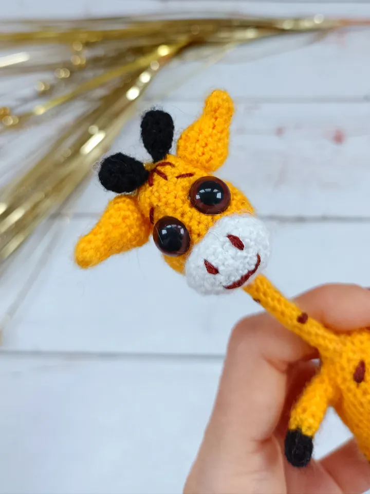 Cute stuffed giraffe keychain, soft toy funny giraffe, little giraffe keychain pendant for a car
