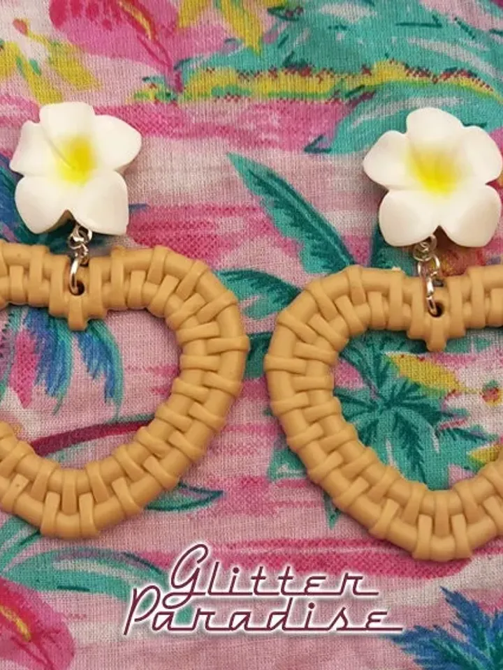Rattan Love Plumeria - Earrings - Rattan Raffia Jewelry - Heart - Frangipani - Plumeria Earrings - Heart Rattan Jewelry - Glitter Paradise®