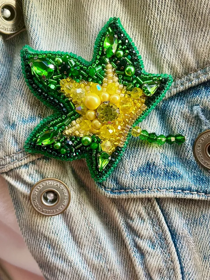 Beaded Leaf Brooch in Yellow and Green Colors, Handmade Embroidered Accessory, Fancy Pin Brooch, Green Leaf