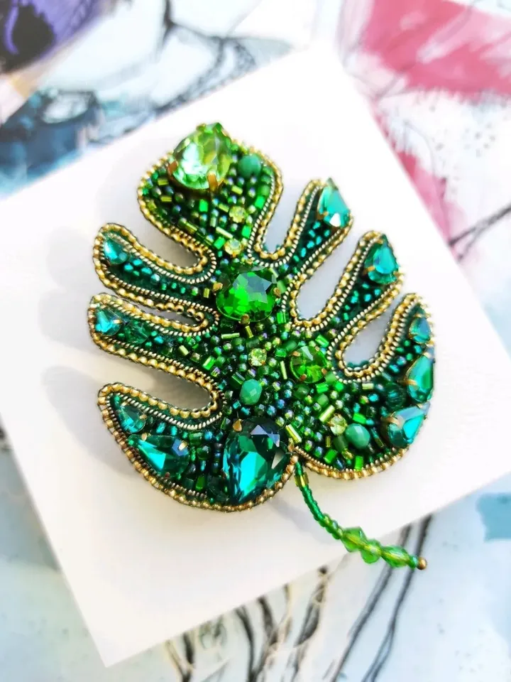 Beaded brooch, leaf pin, monstera brooch, green brooch, pin, bee brooch, bug brooch, insects, madam toto, gift for her