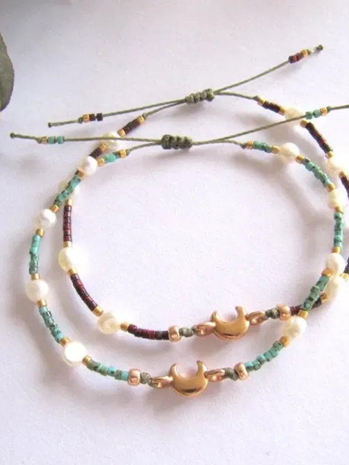 Miyuki bracelet freshwater pearls, armcandy fine bracelet small pearls, boho style bracelet crescent moon, macrame bracelet moon, gift mom
