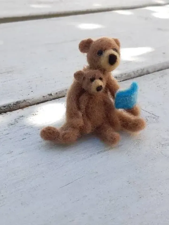 2 Brown bears skinned, filting bears, teddy's, skinned bears, miniature, merino wool.