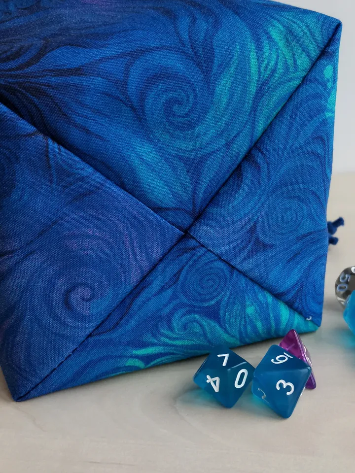Large dice bag with pockets for 150-200 dice Blue swirls