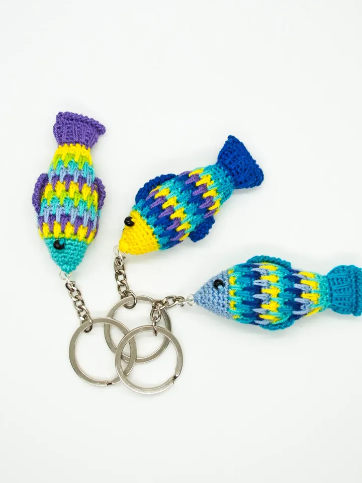 Unique multicolor Fish Keychain, Small rainbow keyring fish, Crochet charm Water animal Patterned fish keyfob