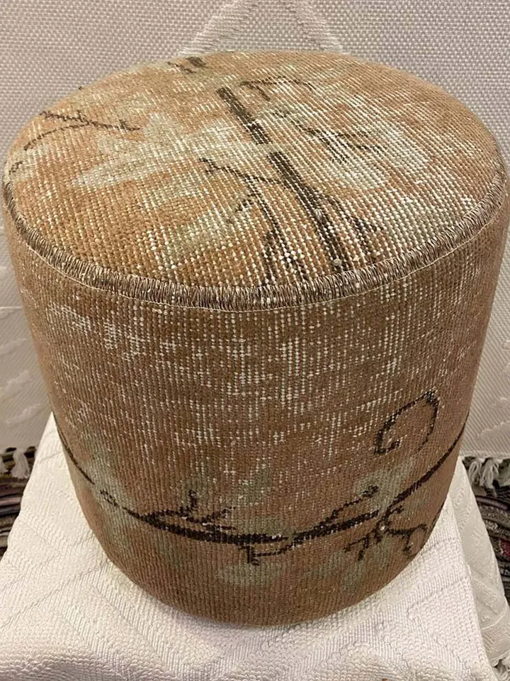 BohoPatch: Handmade Patchwork Ottoman Pouf, Bohemian Kilim Rug, 35x40x35cm for Unique Home Decor.