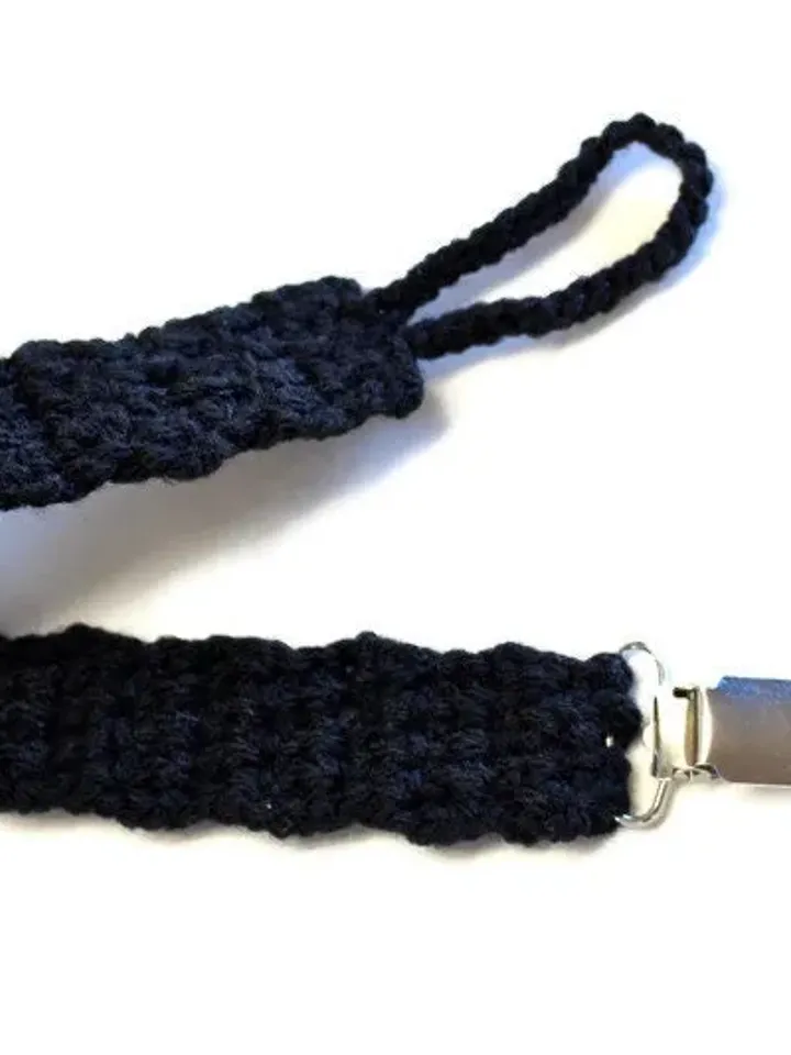 Yarn Pacifier Clip with Monkey, New Baby Gifts, Toy Clips, Baby Shower Gift Ideas, Unisex Baby Gifts, Baby Binky or Paci Clips, Monkey Clasp