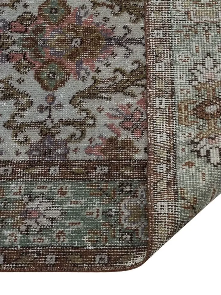 Add Elegance to Your Living Room with a Gray Turkish Rug - 130 x 235cm