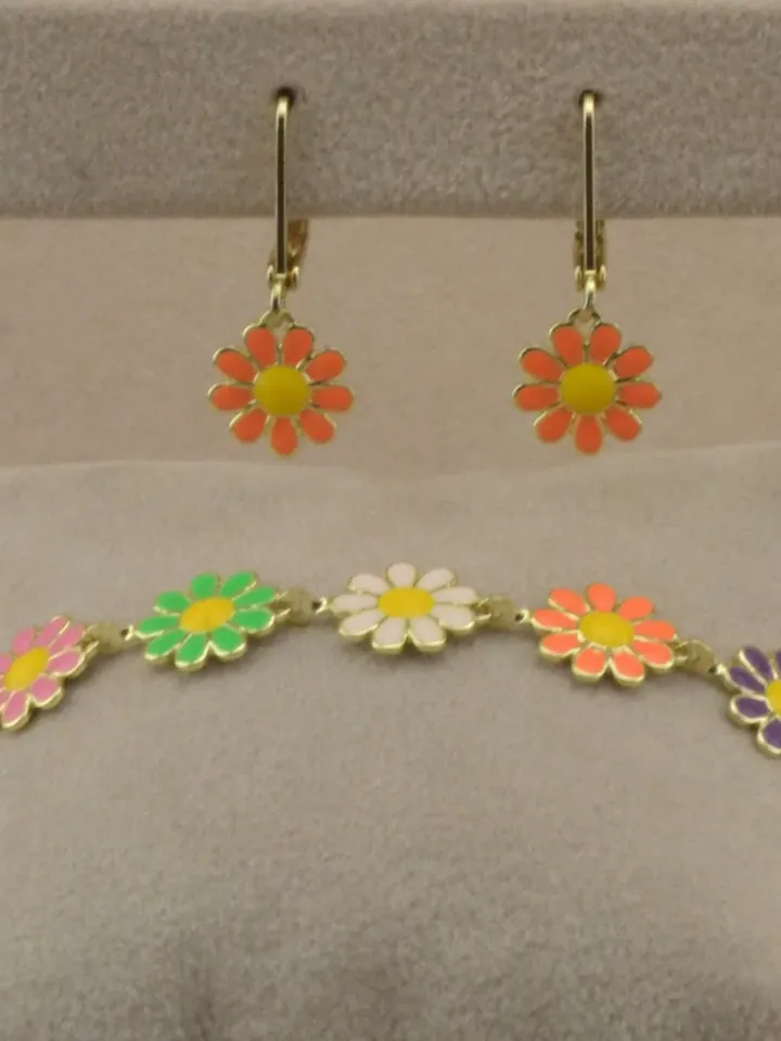 Multicolor Daisy Bracelet Gold, Summer Jewelry Daisy Flower Charms Bracelet, Enamel Daisies Chain, Floral Gift for Her Girls Women